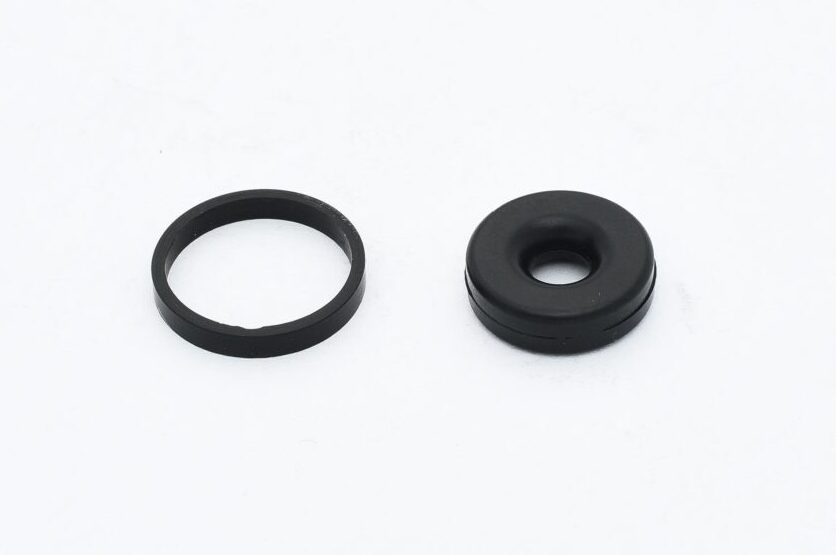 Two O-Rings in different sizes and thickness.